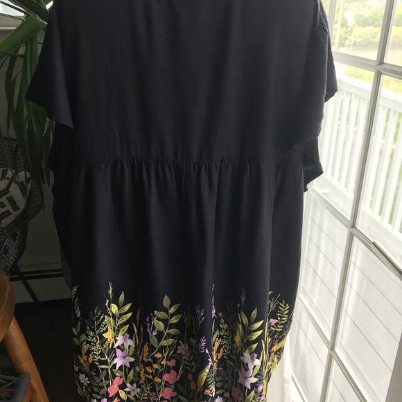 Old Navy Floral Top - Picture 7 of 8